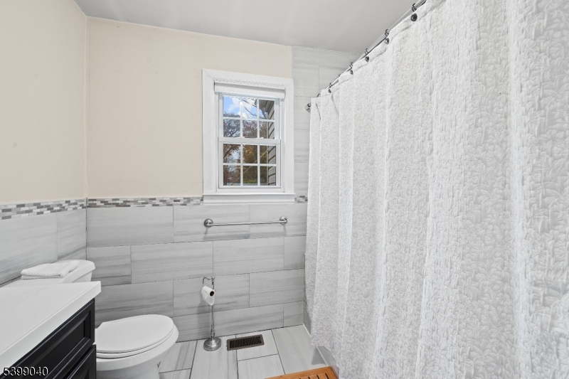 104 Continental Avenue Belleville, NJ 07109 - Photo 23 of 38