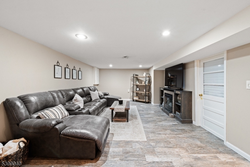 104 Continental Avenue Belleville, NJ 07109 - Photo 24 of 38