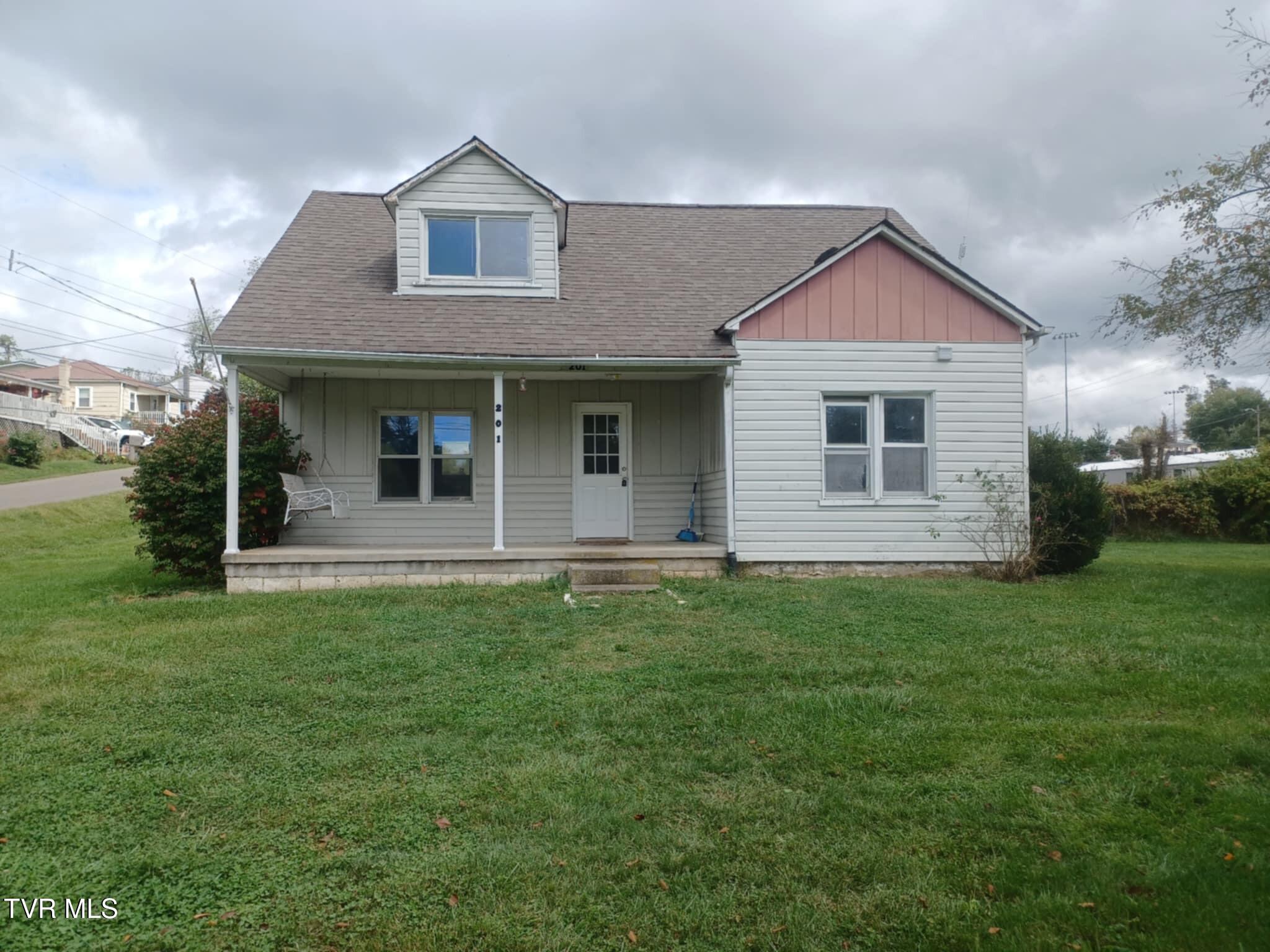 201 Sweet Brier Street Glade Spring, VA 24340 - Photo 1 of 32 Welcome Home!