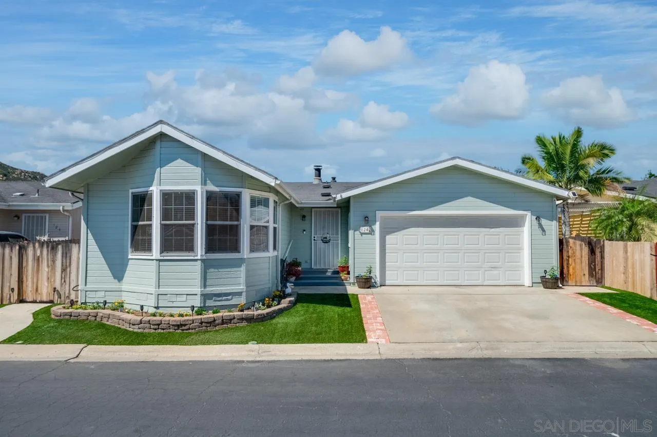 15935 Spring Oaks Road, Unit 124 El Cajon, CA 92021 - Photo 3 of 35 Gallery Image 3