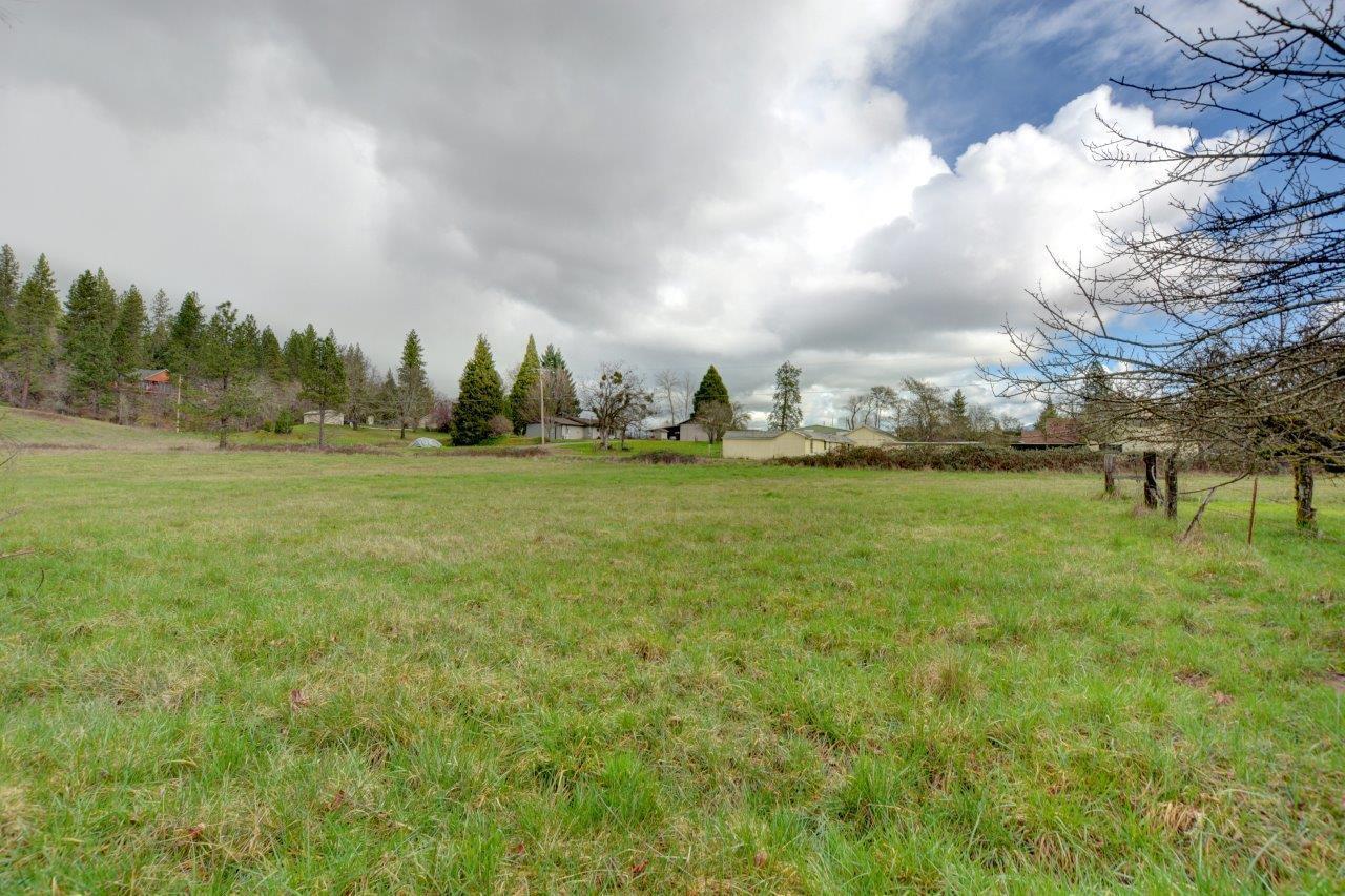 5748 Jerome Prairie Road Grants Pass, OR 97527 - Photo 40 of 43 40