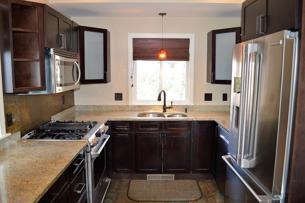 49 Edgewater Road Hull, MA 02045 - Photo 8 of 29 Gallery Image 8