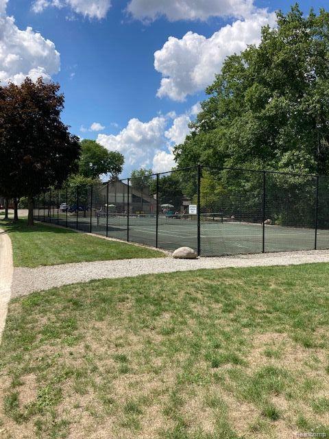 1939 Allenway Court Rochester, MI 48309 - Photo 18 of 19 Tennis Court