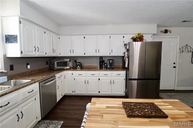 $385,000 | 25700 Highway 32, Lebanon, MO 65536