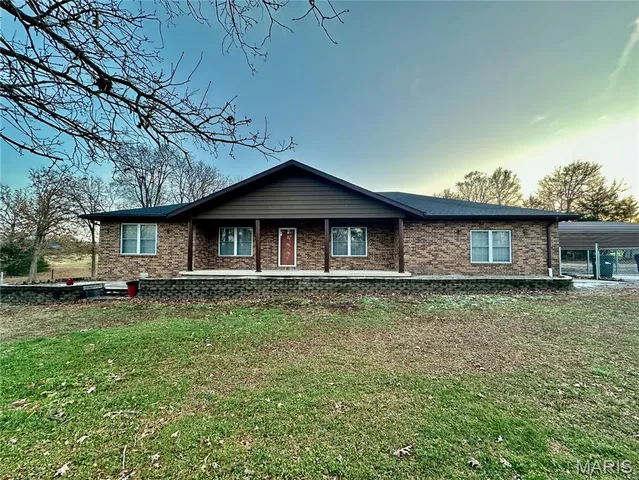 $385,000 | 25700 Highway 32, Lebanon, MO 65536