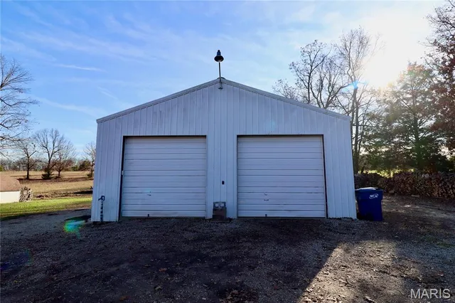 $385,000 | 25700 Highway 32, Lebanon, MO 65536