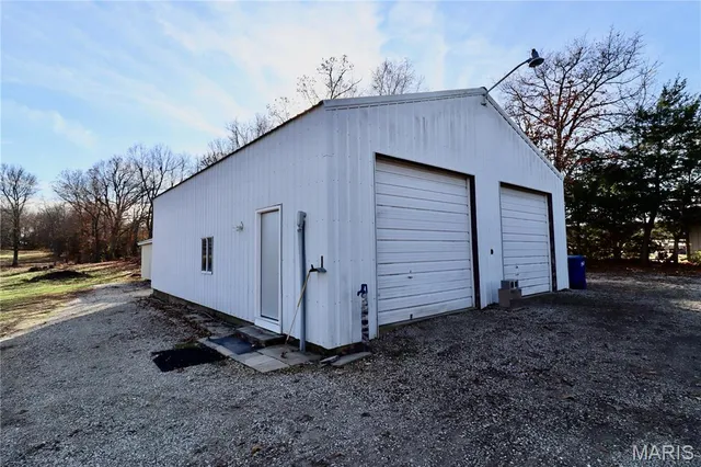$385,000 | 25700 Highway 32, Lebanon, MO 65536