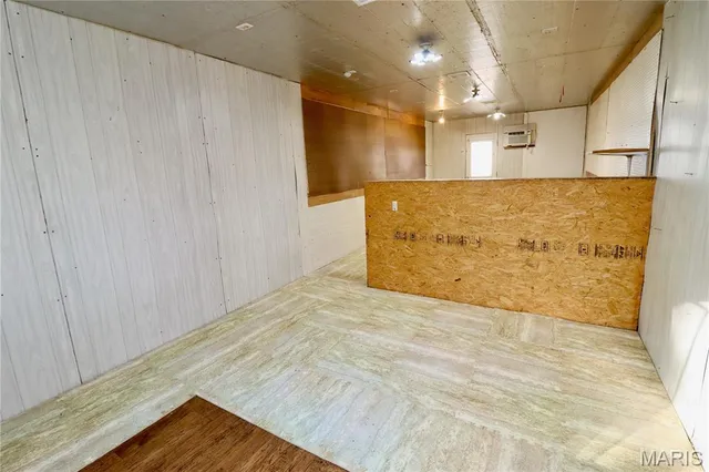 $385,000 | 25700 Highway 32, Lebanon, MO 65536