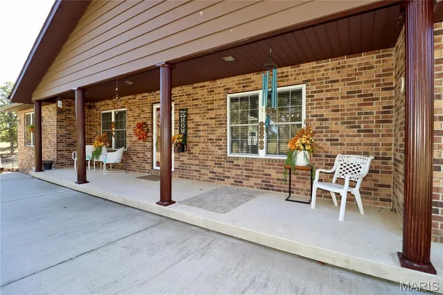 $385,000 | 25700 Highway 32, Lebanon, MO 65536