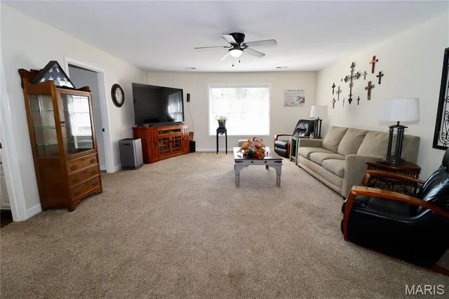 $385,000 | 25700 Highway 32, Lebanon, MO 65536