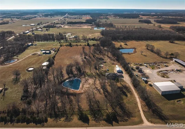 $385,000 | 25700 Highway 32, Lebanon, MO 65536