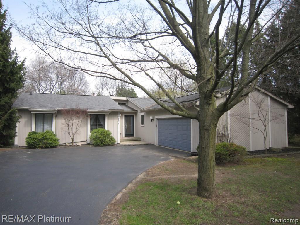 2774 North Tipsico Lake Road Hartland, MI 48353 - Photo 1 of 33 2774 tipsico lake.jpg