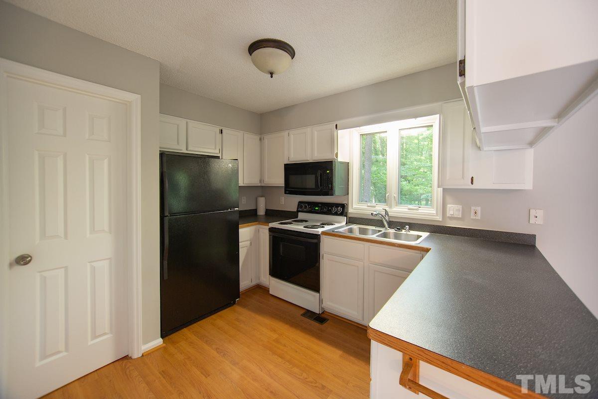 4115 Olde Coach Road Durham, NC 27707 - Photo 10 of 29
