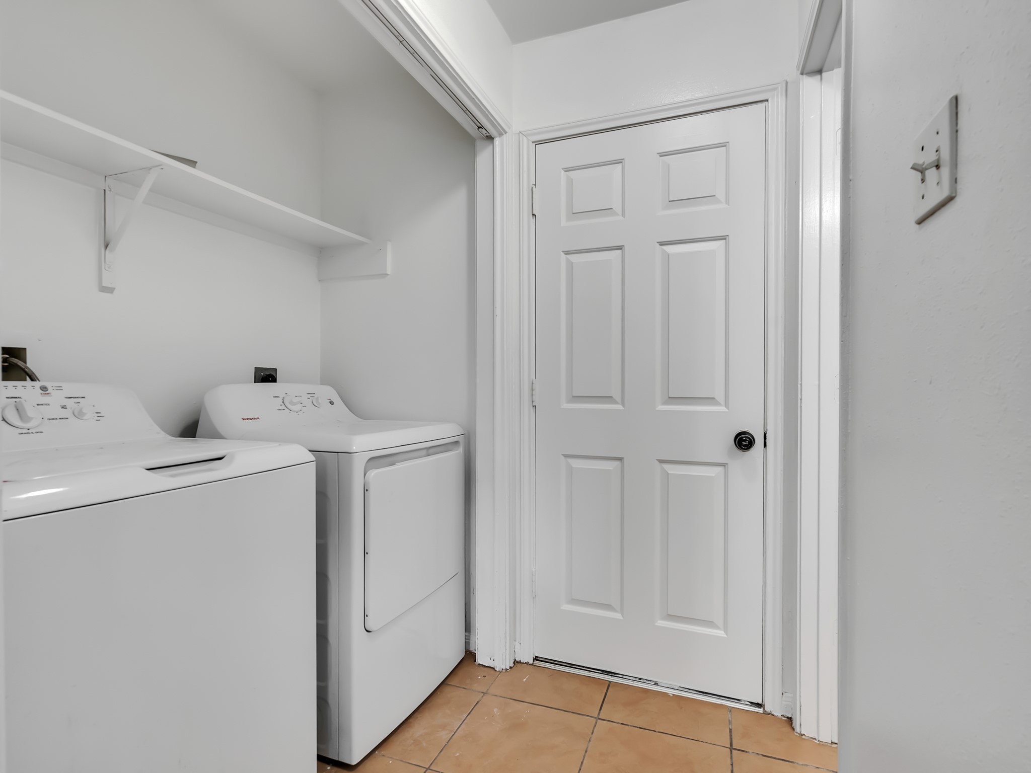 7211 Calcutta Spring Drive Houston, TX 77083 - Photo 5 of 17 Washer & Dryer included
