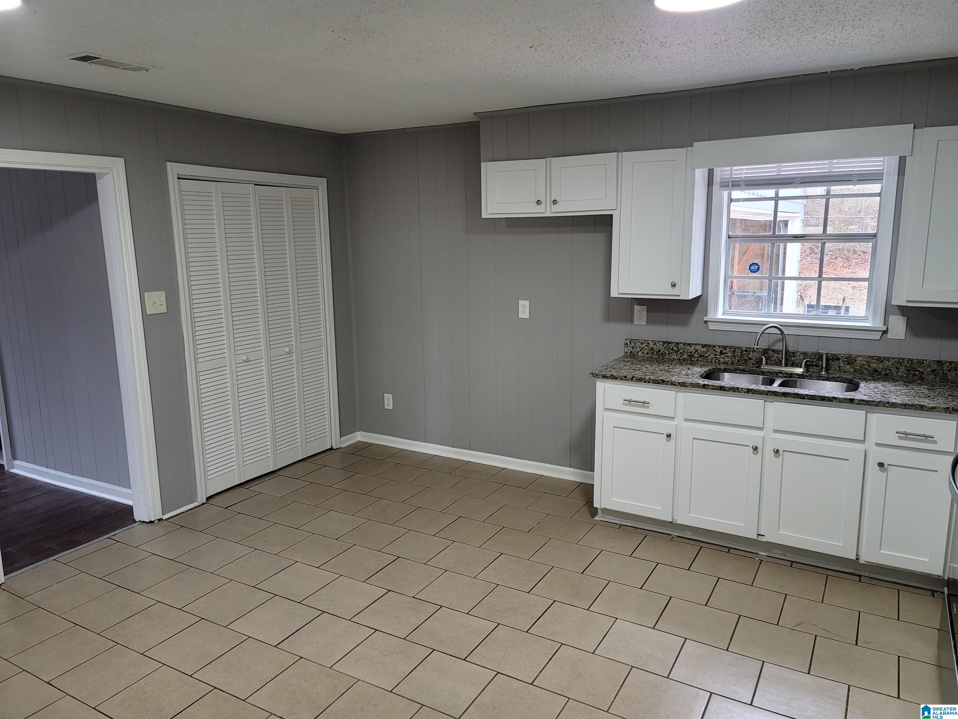 429 McKnight Street Bessemer, AL 35023 - Photo 11 of 28