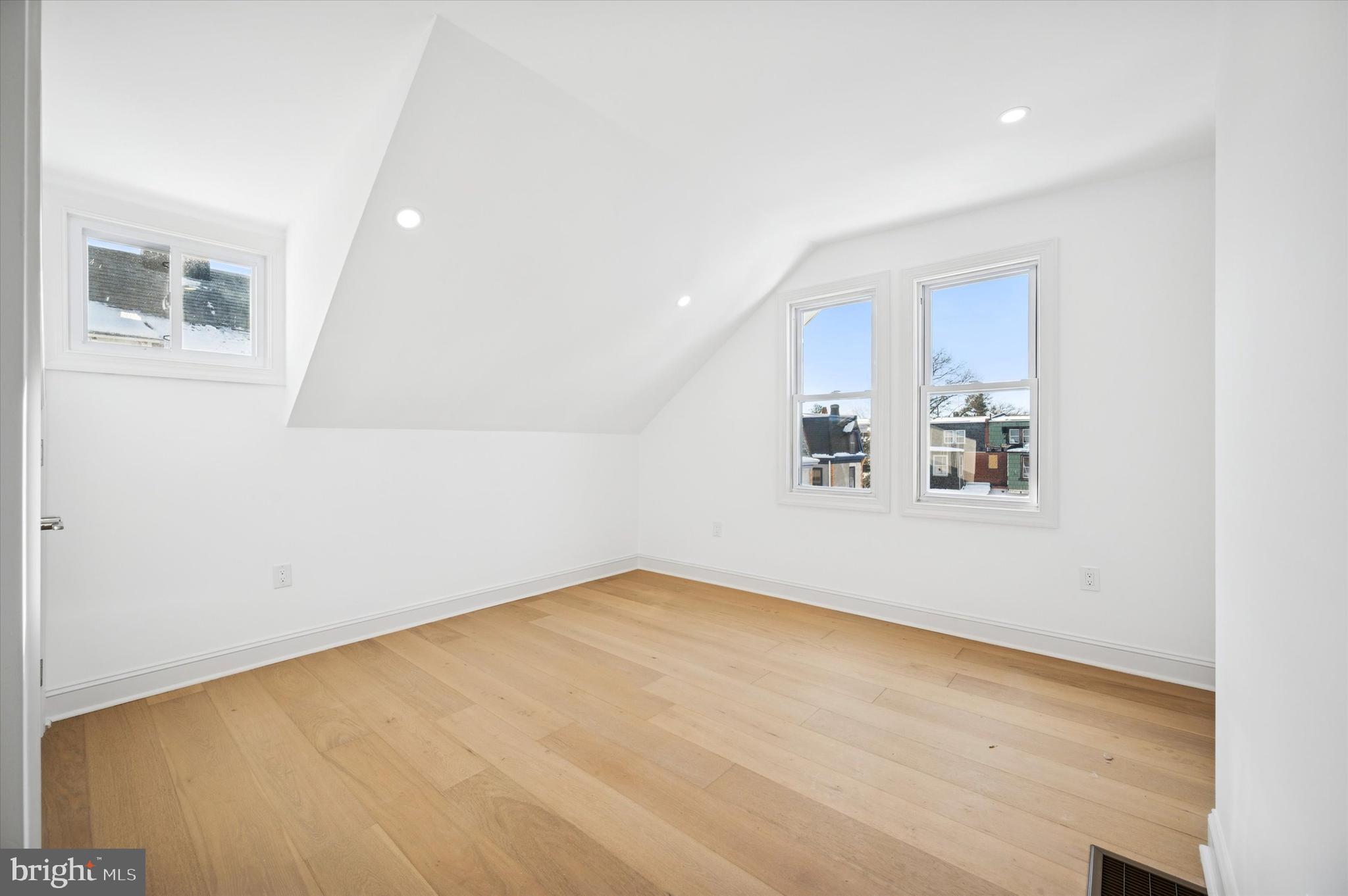 240 Earlham Terrace Philadelphia, PA 19144 - Photo 20 of 25