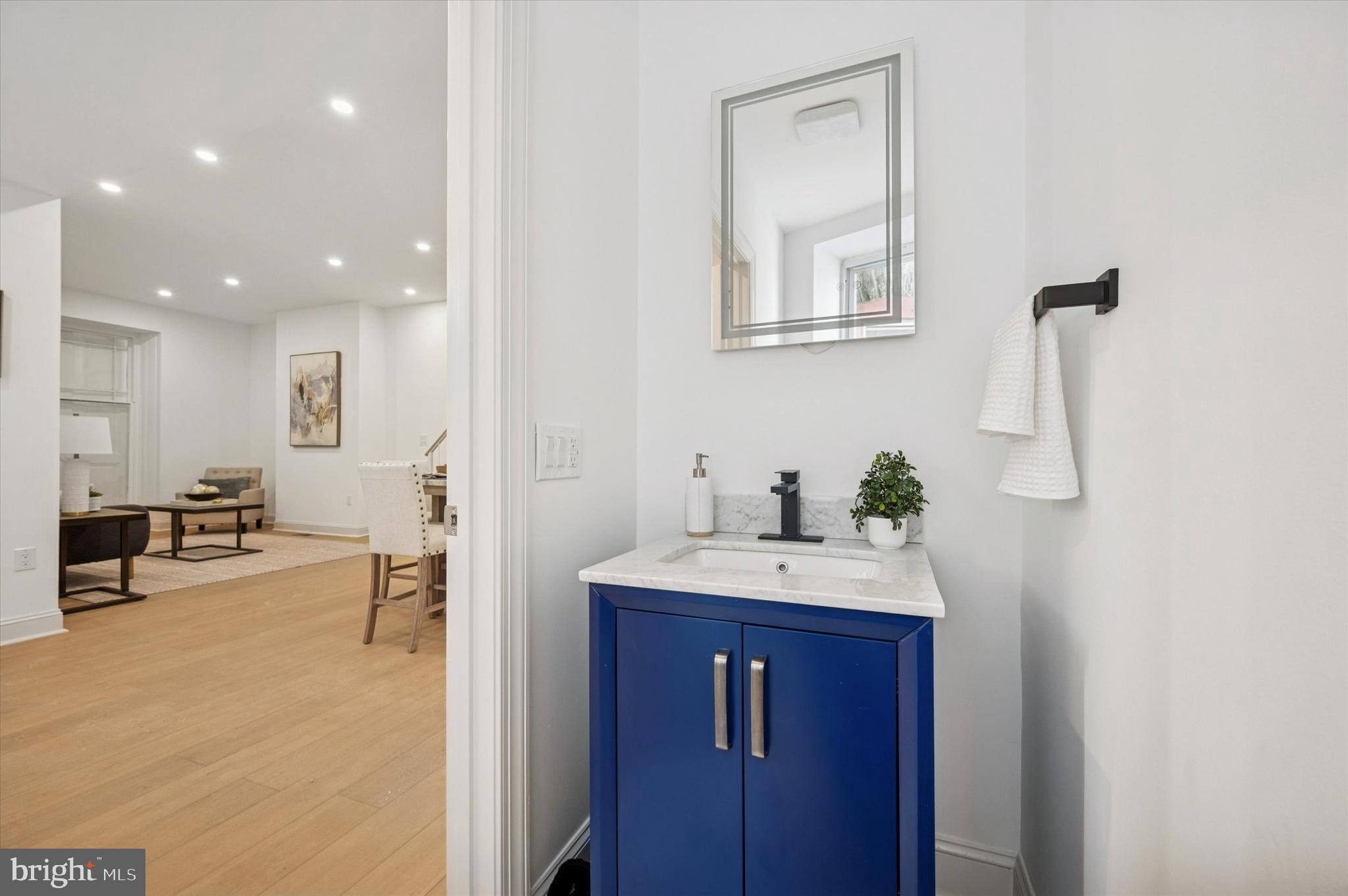 240 Earlham Terrace Philadelphia, PA 19144 - Photo 8 of 25