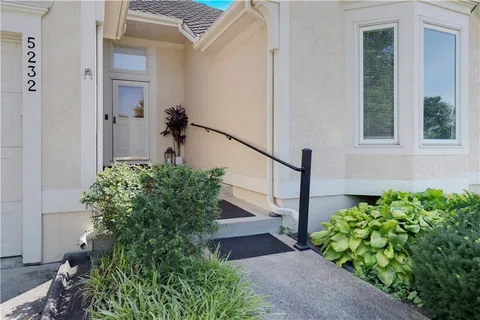 $540,000 | 5232 West 121st Street, Overland Park, KS 66209
