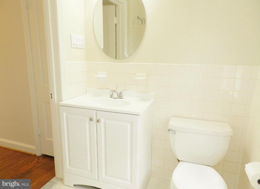 9926 Rogart Road Silver Spring, MD 20901 - Photo 16 of 30 Bath