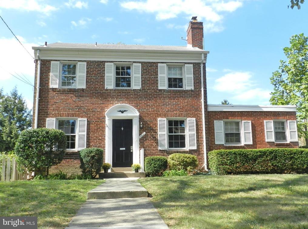 9926 Rogart Road Silver Spring, MD 20901 - Photo 2 of 30 Exterior (Front)