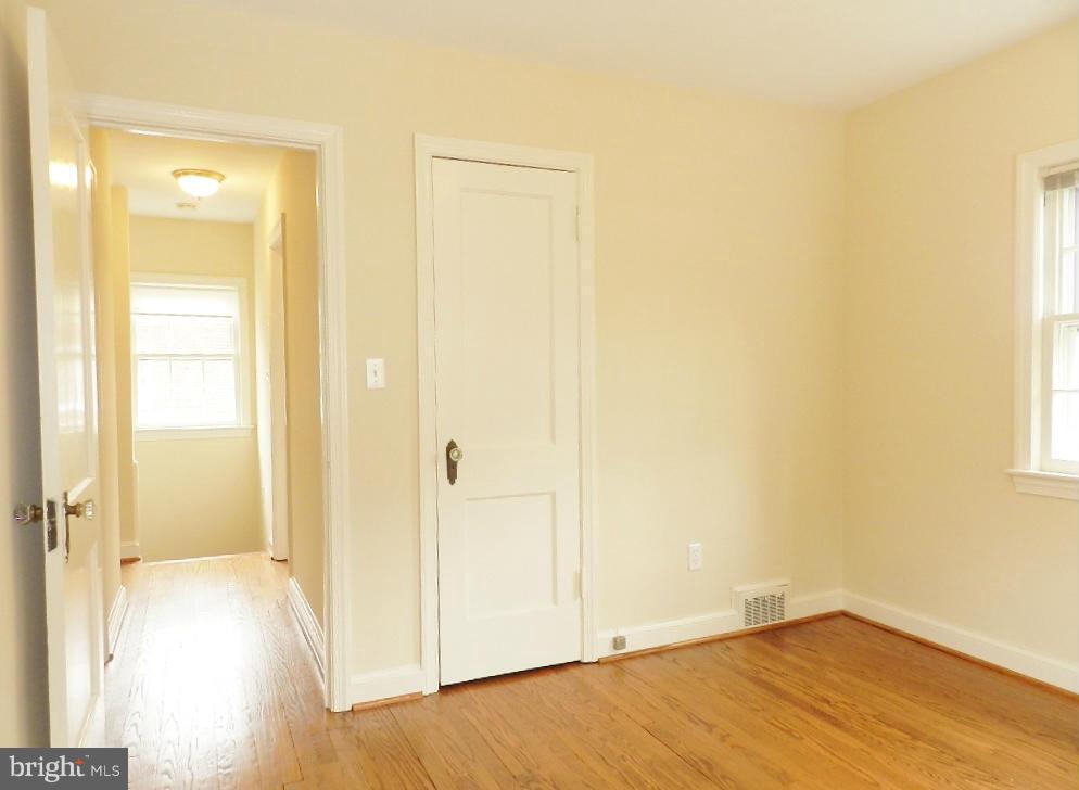 9926 Rogart Road Silver Spring, MD 20901 - Photo 22 of 30 Bedroom