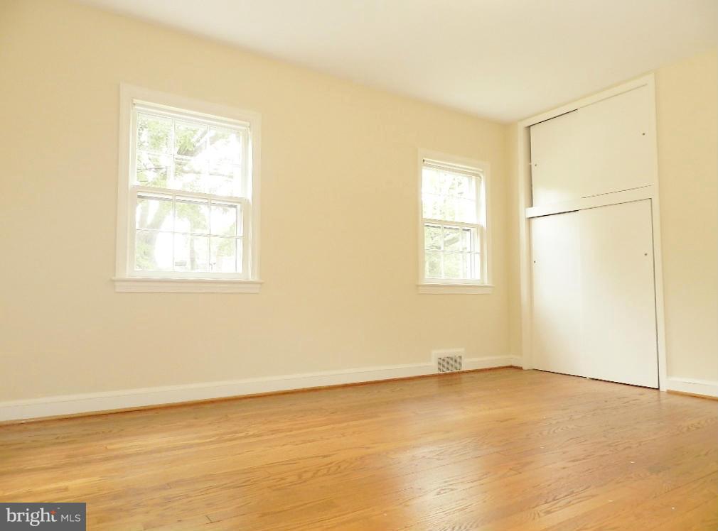 9926 Rogart Road Silver Spring, MD 20901 - Photo 24 of 30 Bedroom