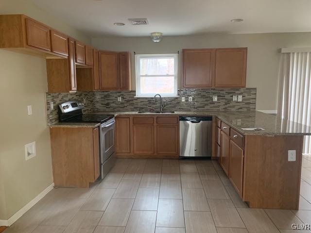 731 Edgewood Road Tobyhanna, PA 18466 - Photo 5 of 17 Kitchen