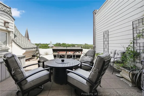 a view of an empty room with a empty space