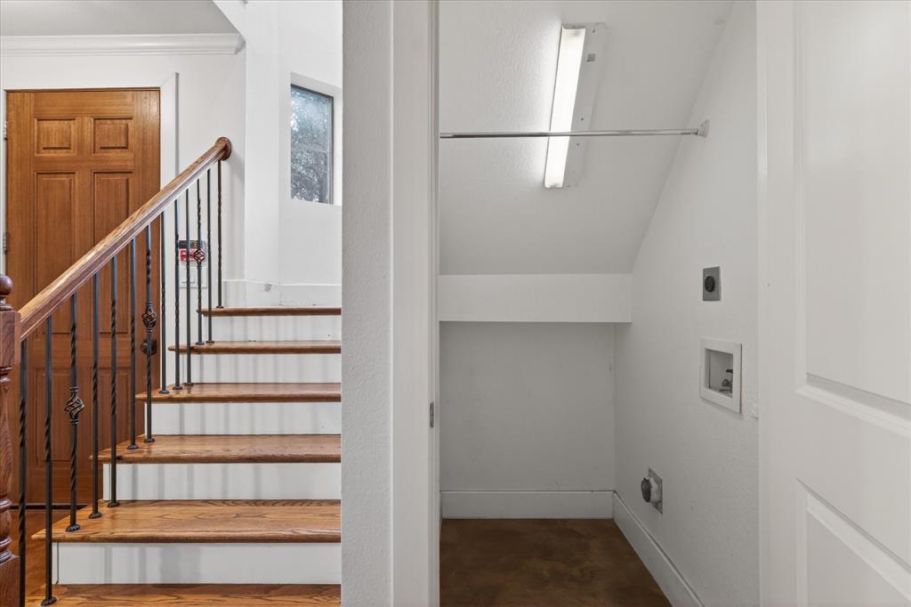 4105 Lafayette Street Dallas, TX 75204 - Photo 7 of 26 a view of entryway with wooden floor