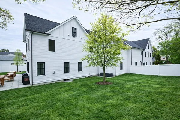 $2,200,000 | 405 Parker Street, Unit 405, Newton, MA 02459