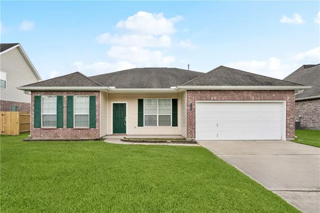 $2,050 | Undisclosed Address, Covington, LA 70433