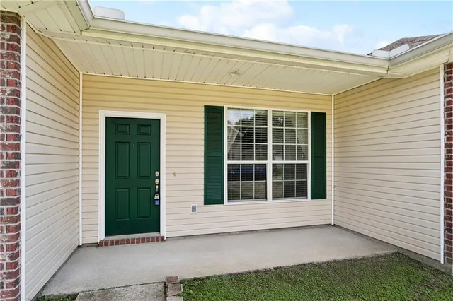 $2,050 | 768 Solomon Drive, Covington, LA 70433