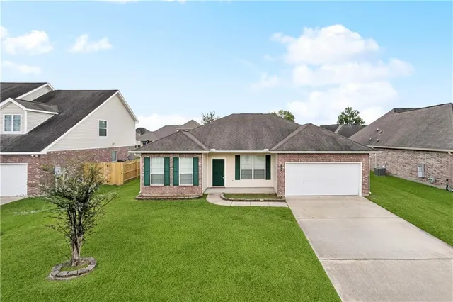 $2,050 | 768 Solomon Drive, Covington, LA 70433