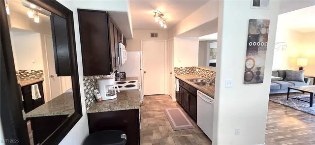 $1,600 | 2300 East Silverado Ranch Boulevard, Unit 2006, Las Vegas, NV 89183