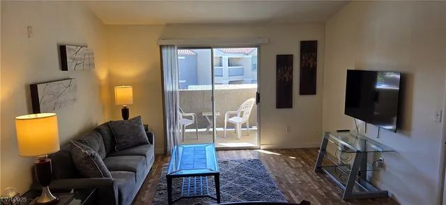 $1,600 | 2300 East Silverado Ranch Boulevard, Unit 2006, Las Vegas, NV 89183