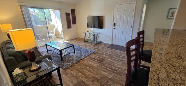 $1,600 | 2300 East Silverado Ranch Boulevard, Unit 2006, Las Vegas, NV 89183