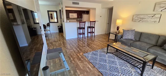 $1,600 | 2300 East Silverado Ranch Boulevard, Unit 2006, Las Vegas, NV 89183