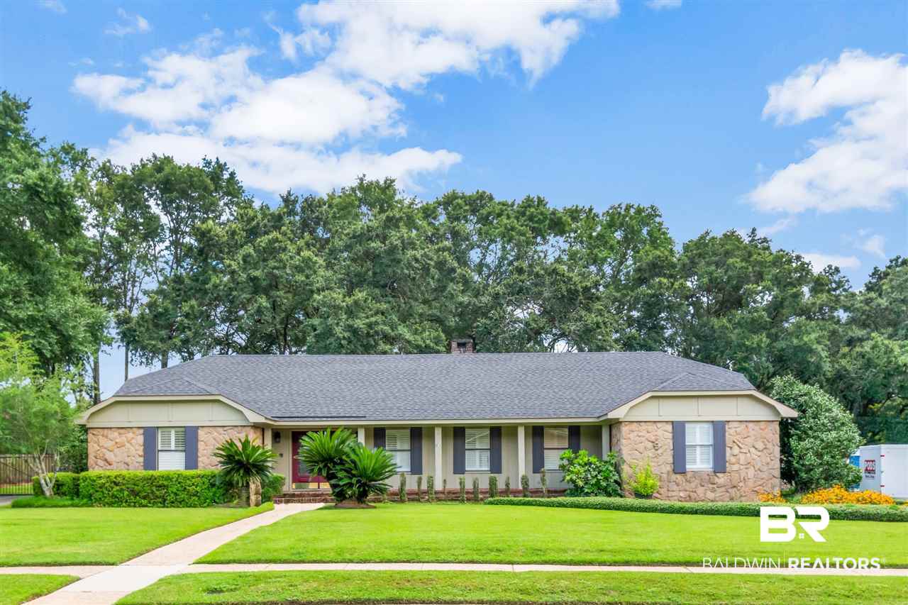 5621 Regency Oaks Drive North Mobile, AL 36609 - Photo 2 of 48