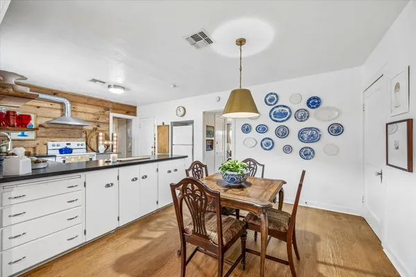 $299,000 | 506 East 6th Street, Brenham, TX 77833