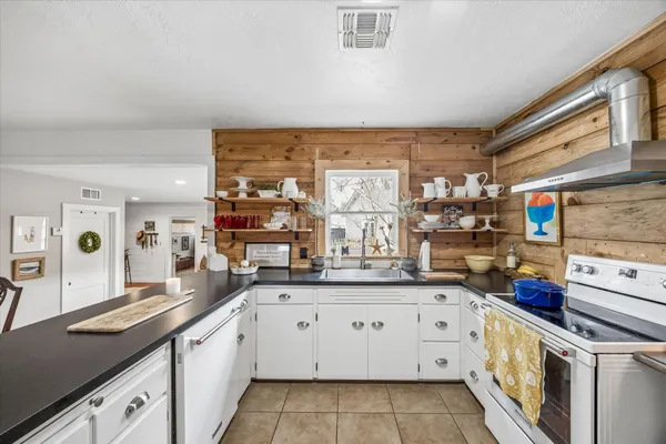 $299,000 | 506 East 6th Street, Brenham, TX 77833