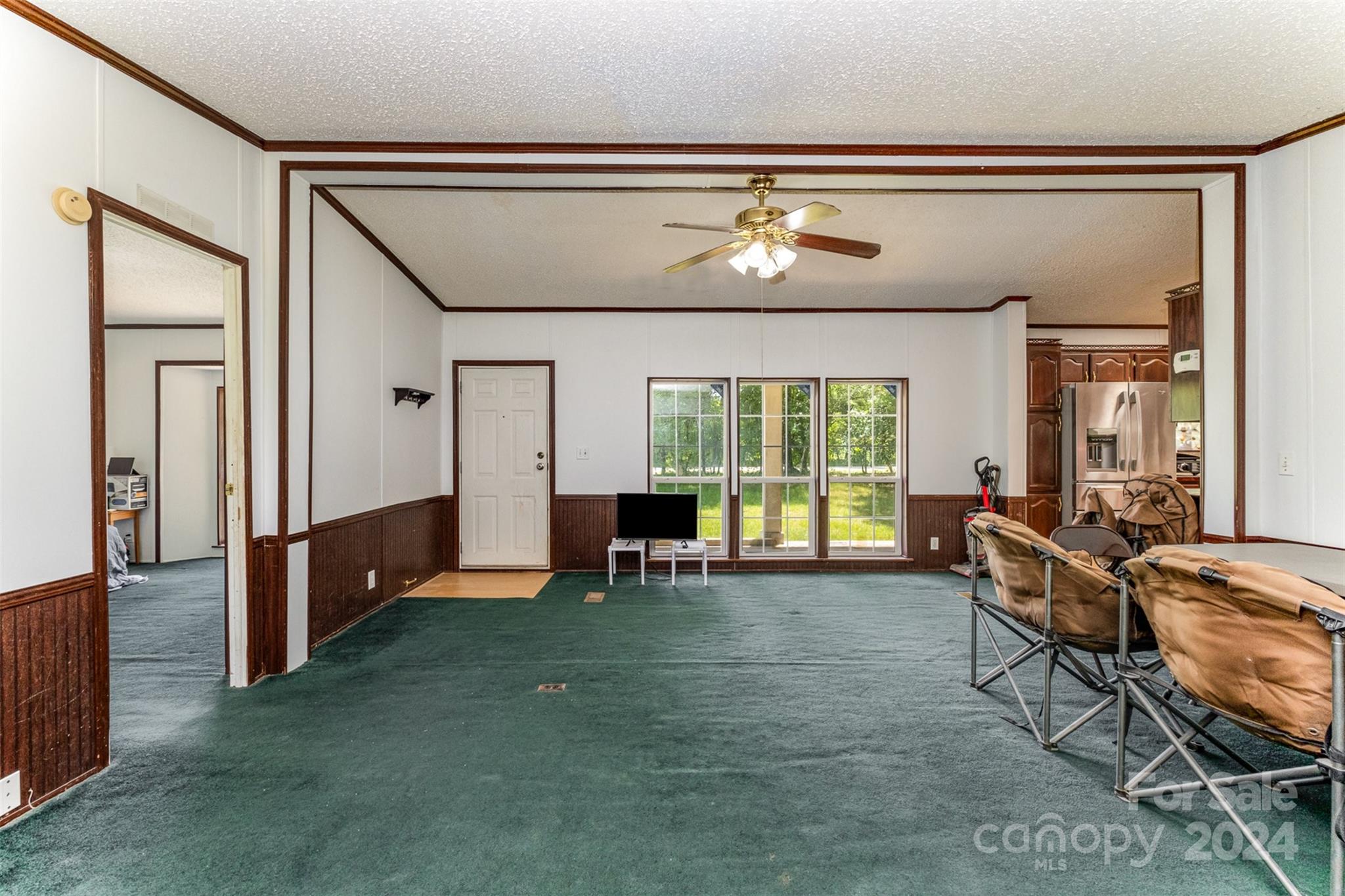 1680 Thompson Quarters Road Sharon, SC 29742 - Photo 10 of 37 a living room with furniture and a window