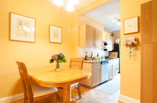 55 Thatcher Street, Unit 1 Brookline, MA 02446 - Photo 5 of 9