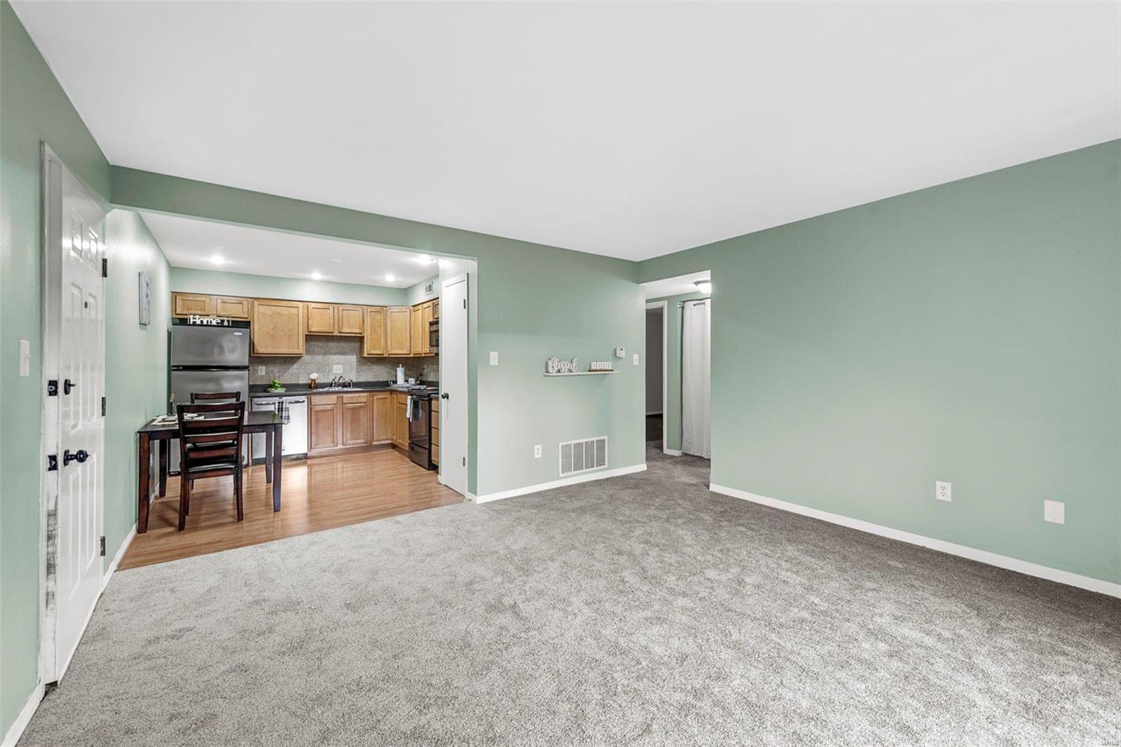717 Ridgeside Drive, Unit D Ballwin, MO 63021 - Photo 5 of 27