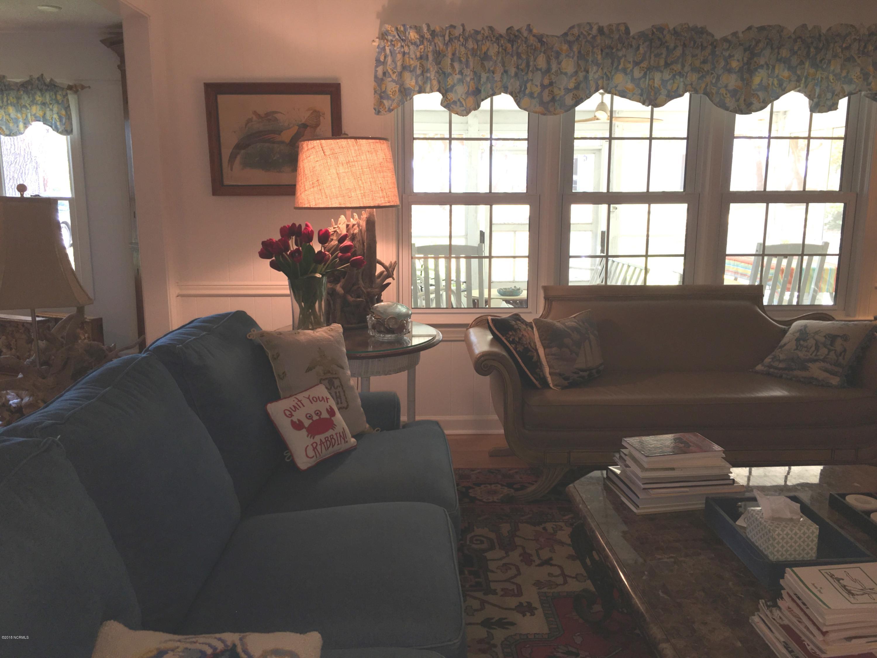 245 Core Sound Loop Road Atlantic, NC 28511 - Photo 23 of 59 Living Rm