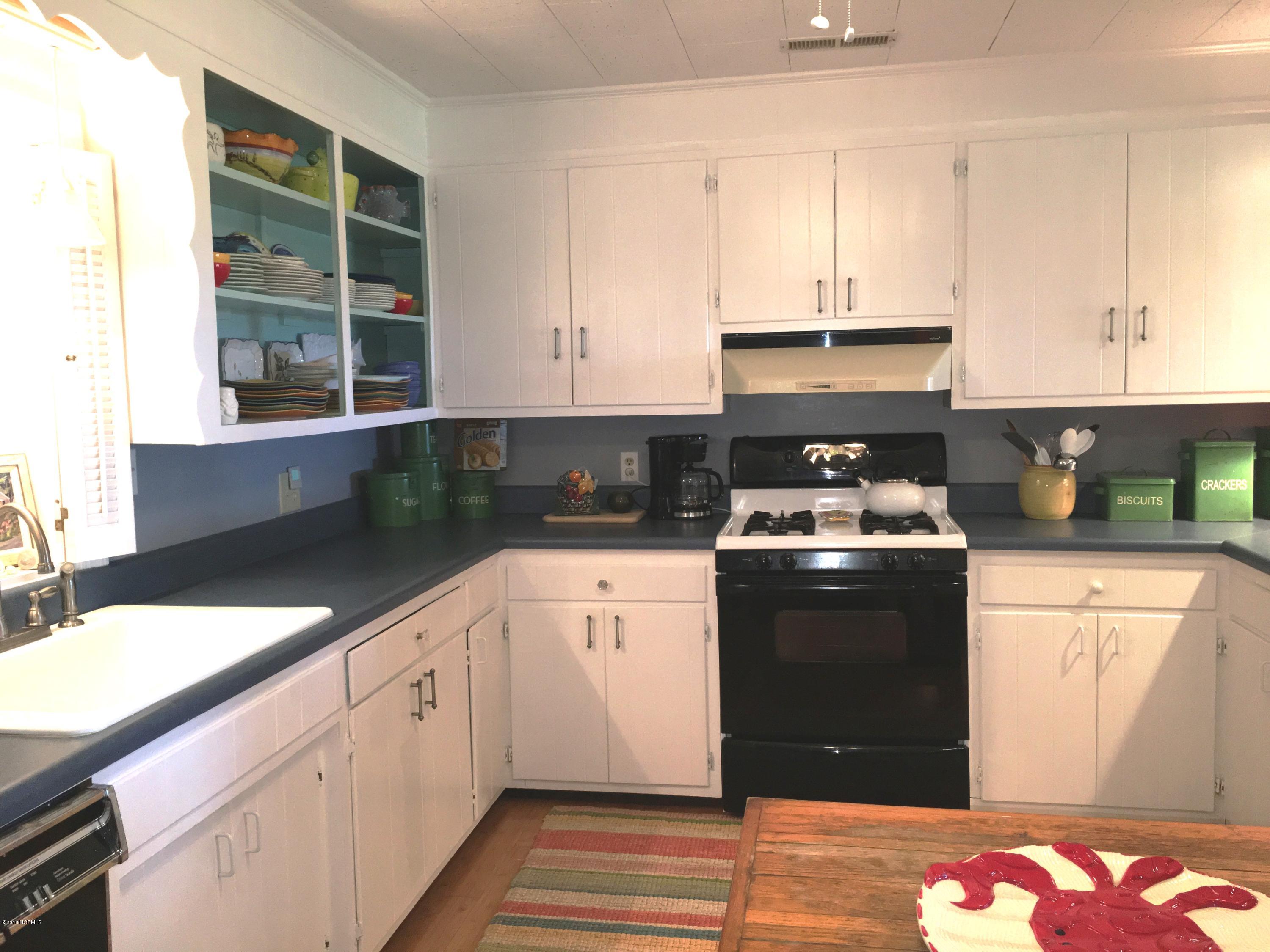 245 Core Sound Loop Road Atlantic, NC 28511 - Photo 29 of 59 Kitchen