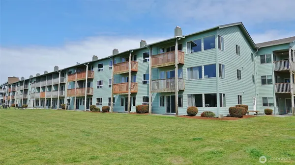 $49,000 | 643 Ocean Shores Boulevard Northwest, Unit 102, Ocean Shores, WA 98569