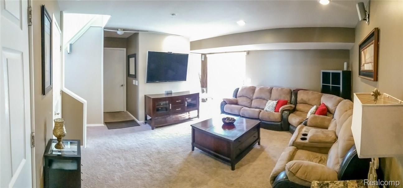 1671 Chelsea Circle Howell, MI 48843 - Photo 18 of 25 18.jpg
