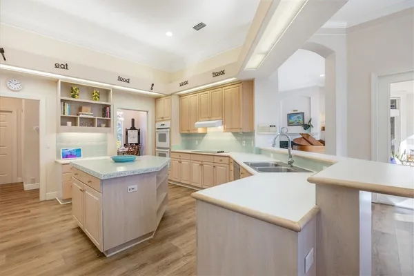 $1,550,000 | 641 Marbrisa River Lane, Indian River Shores, FL 32963