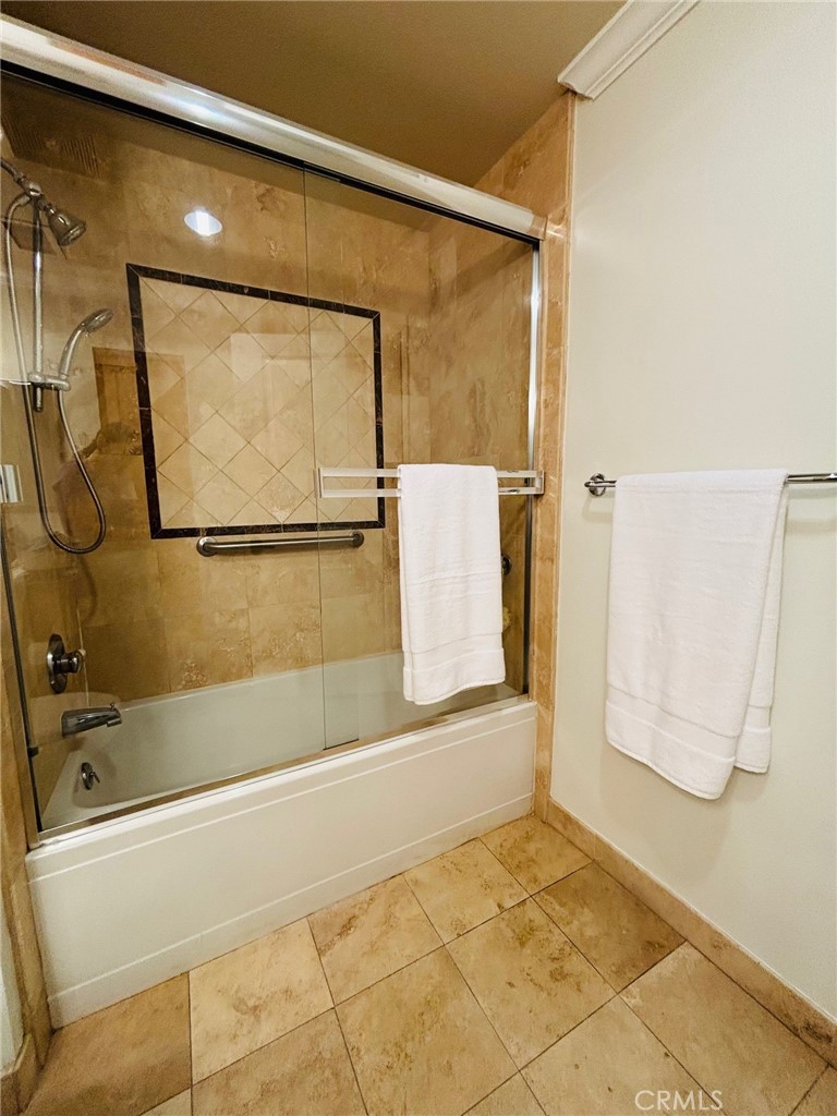 2367 Jefferson Street, Unit 112 Torrance, CA 90501 - Photo 21 of 24 Bathroom Shower/Tub