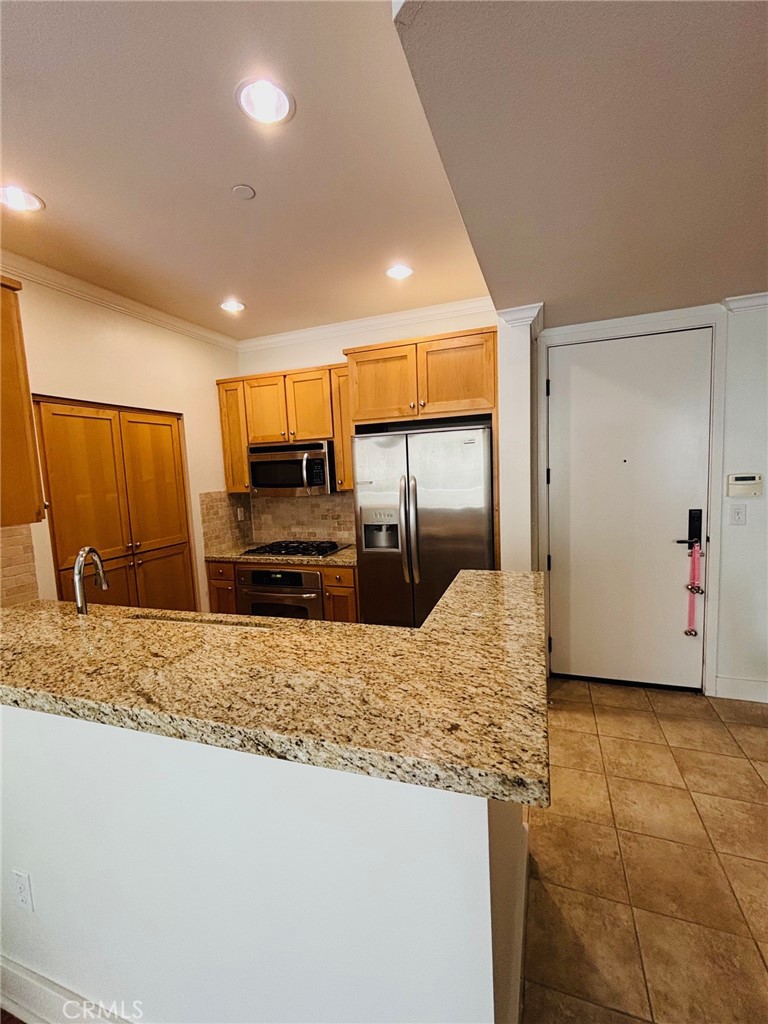 2367 Jefferson Street, Unit 112 Torrance, CA 90501 - Photo 3 of 24 Kitchen